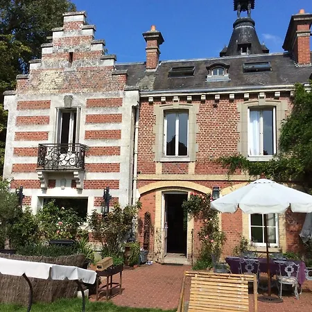 Chateau De Bed and breakfast