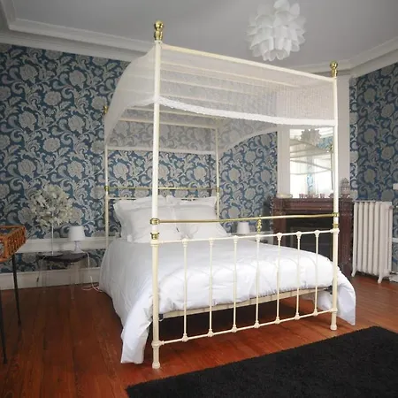 德柏特李威乐城堡酒店