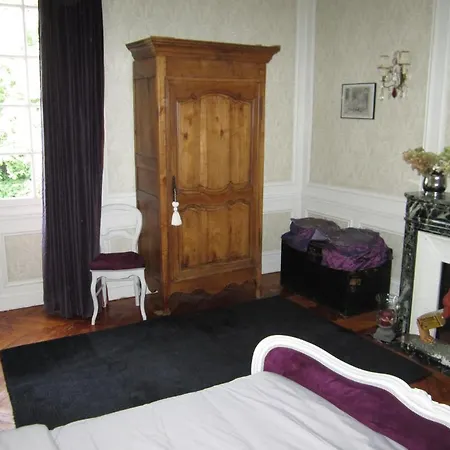 Chateau De Bed & Breakfast
